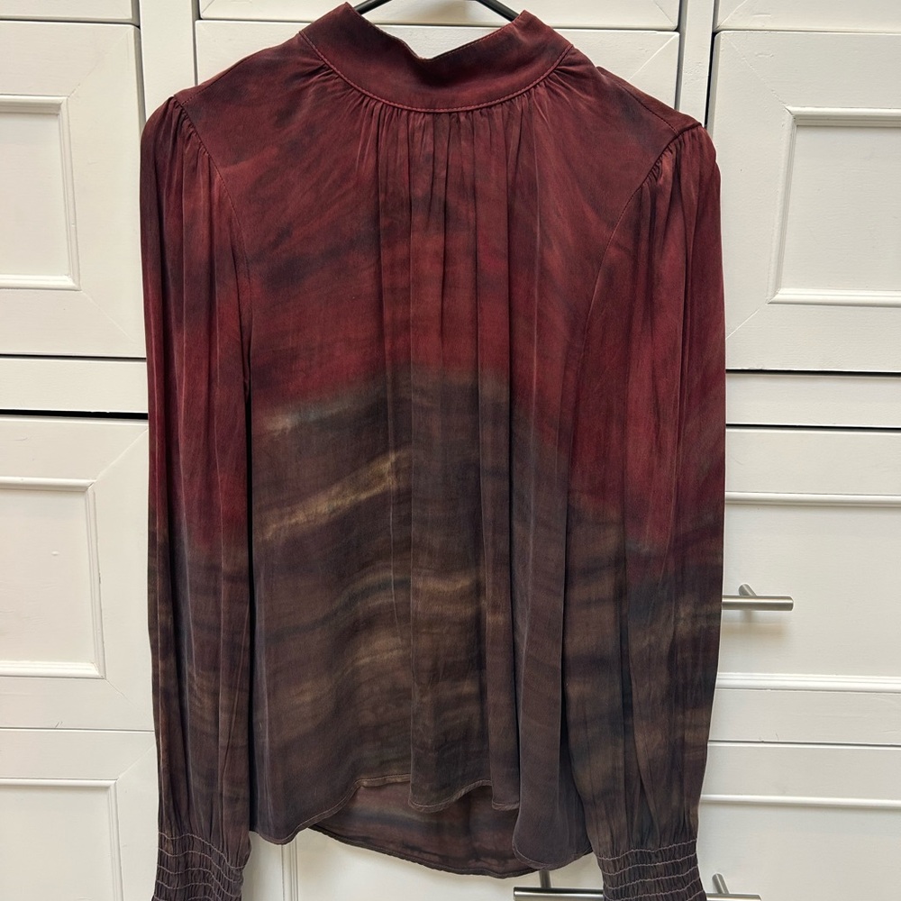 Bella Dahl deep sunset Ombre mock Neck Long Sleeve silk Blouse - M